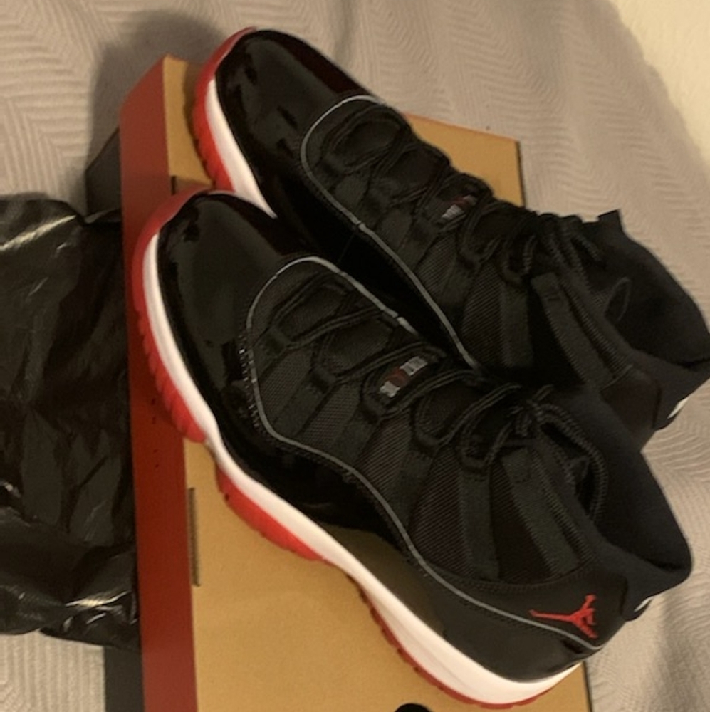 Jordan 11 "BRED"